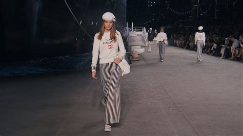 chanel 2018 2019 cruise paris|Cruise 2018/19 Show – CHANEL Shows .